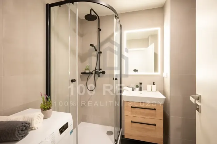 Pronájem bytu 1+kk, Pardubice, třída Míru, 32 m2