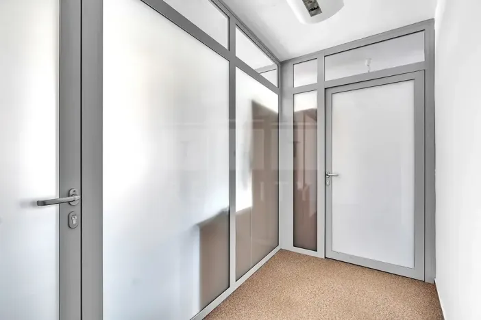 Pronájem kanceláře, Hradec Králové, Malé náměstí, 500 m2