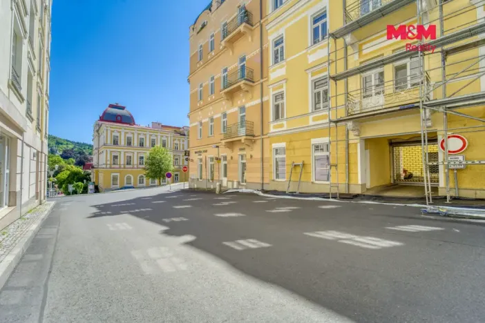 Pronájem obchodního prostoru, Mariánské Lázně, Ruská, 108 m2