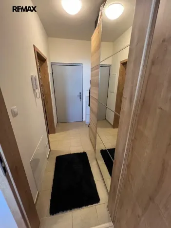 Pronájem bytu 1+kk, Beroun, Vinařská, 33 m2