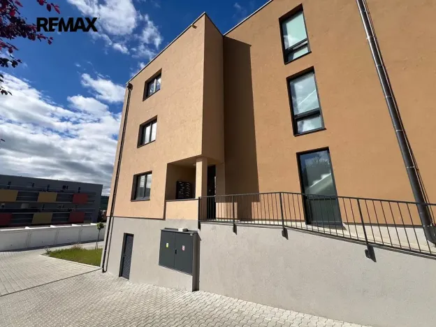 Pronájem bytu 1+kk, Beroun, Vinařská, 33 m2