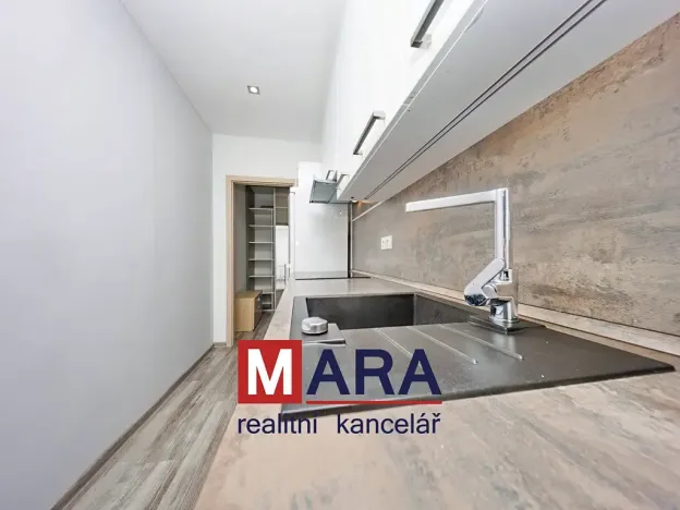 Pronájem bytu 2+1, Olomouc, Sienkiewiczova, 52 m2
