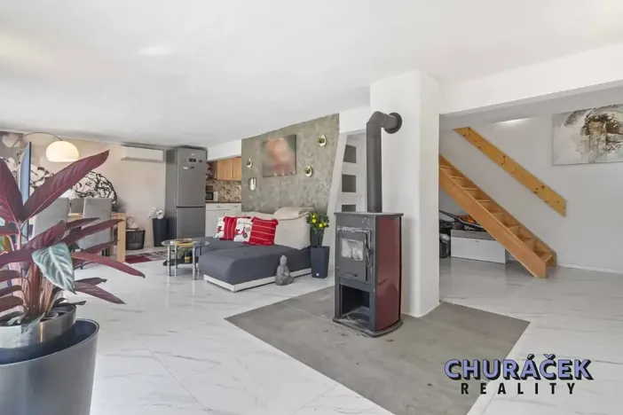 Pronájem chaty, Lešany, 80 m2