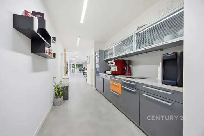 Prodej kanceláře, Praha - Smíchov, Na Zatlance, 232 m2