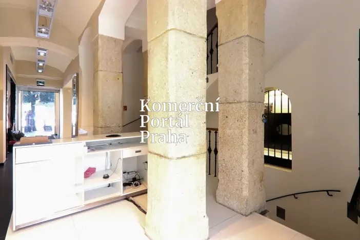 Pronájem obchodního prostoru, Praha - Nové Město, Václavské náměstí, 309 m2