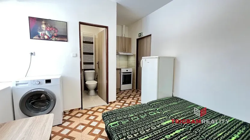 Pronájem bytu 1+kk, Hradec Králové - Plotiště nad Labem, 14 m2