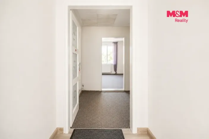 Pronájem obchodního prostoru, Kladno, náměstí starosty Pavla, 153 m2