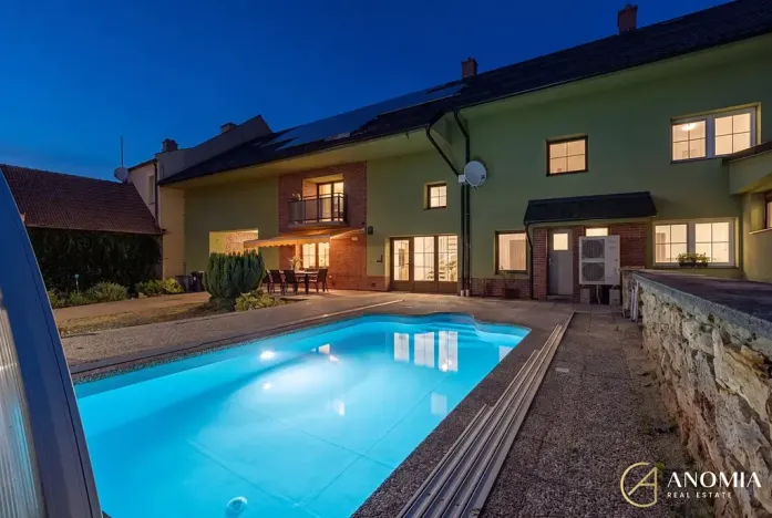 Prodej rodinného domu, Tučín, 332 m2