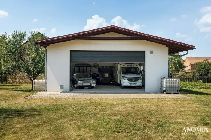 Prodej rodinného domu, Tučín, 332 m2
