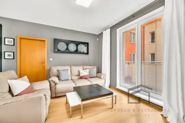 Pronájem bytu 2+kk, Praha - Záběhlice, Mattioliho, 61 m2