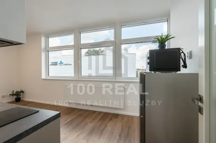 Pronájem bytu 1+kk, Pardubice, třída Míru, 27 m2