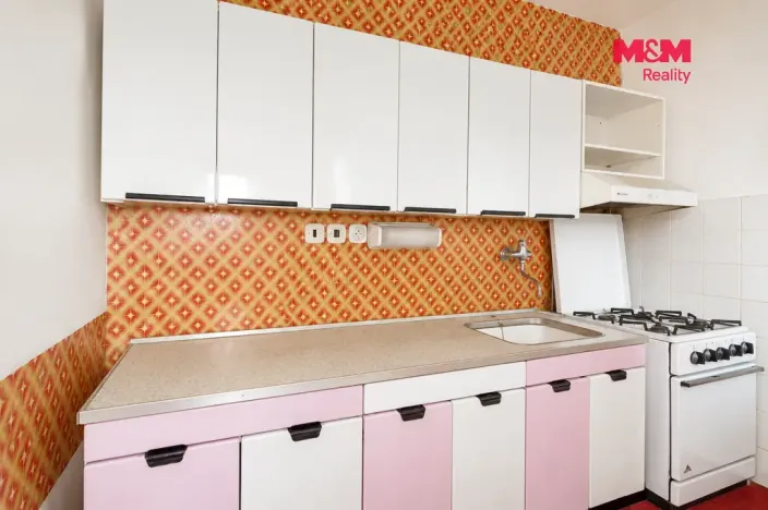 Prodej bytu 3+1, Praha - Prosek, Lovosická, 66 m2