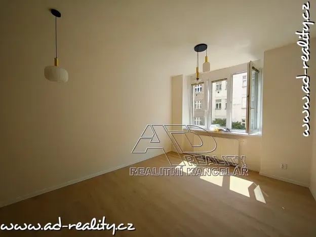 Pronájem bytu 2+kk, Praha - Vršovice, Oblouková, 41 m2