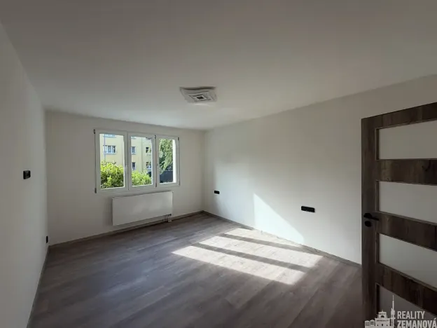 Pronájem bytu 2+1, Praha - Strašnice, Krupská, 65 m2