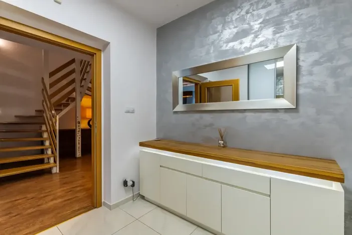 Prodej rodinného domu, Praha - Benice, Okrasná, 230 m2