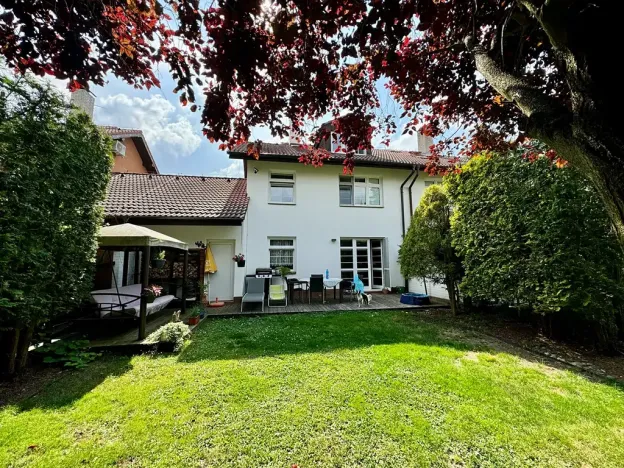 Prodej rodinného domu, Praha - Benice, Okrasná, 230 m2
