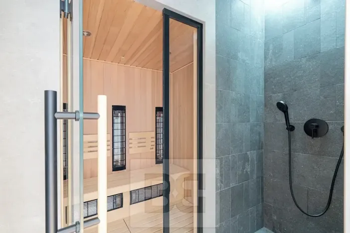 Pronájem bytu 4+kk, Praha - Karlín, Sokolovská, 183 m2