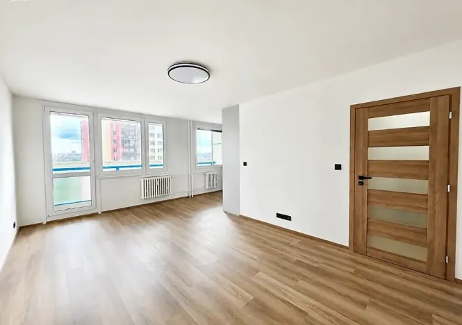 Pronájem bytu 1+kk, Praha - Záběhlice, Bramboříková, 42 m2