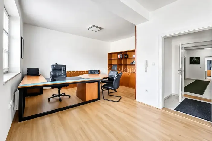 Prodej činžovního domu, Křižanov, Benešovo náměstí, 530 m2
