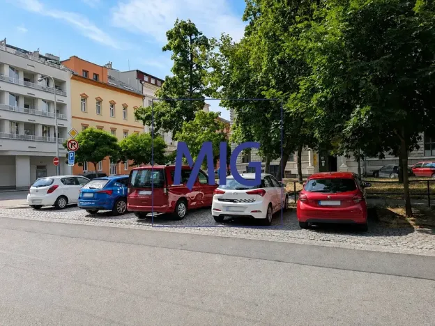 Pronájem kanceláře, Brno, Šujanovo náměstí, 364 m2