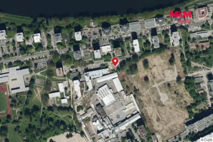 Pronájem skladu, Pardubice - Zelené Předměstí, nábřeží Závodu míru, 100 m2