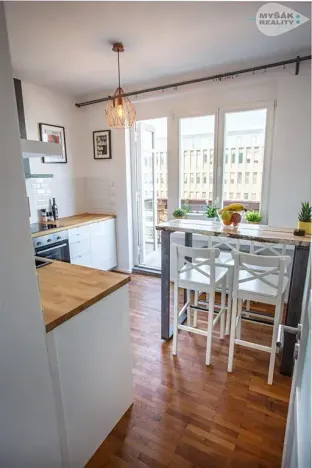 Pronájem bytu 2+kk, Praha - Karlín, Pobřežní, 56 m2
