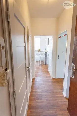 Pronájem bytu 2+kk, Praha - Karlín, Pobřežní, 56 m2