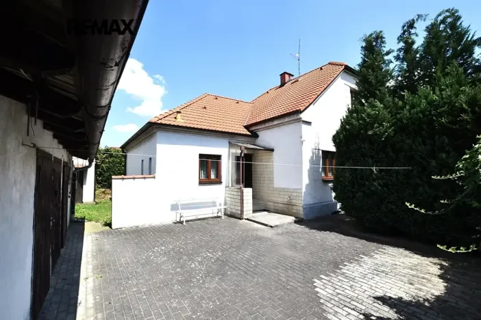 Prodej rodinného domu, Chrást, 9. května, 245 m2