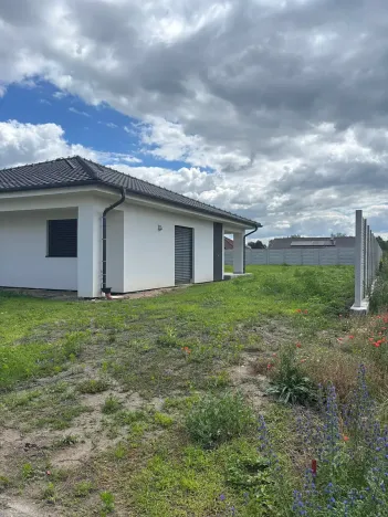 Prodej rodinného domu, Hevlín, 135 m2