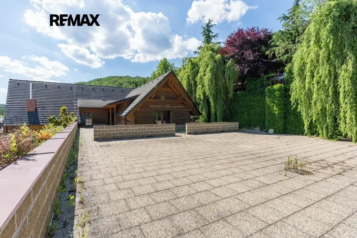 Prodej vily, Králův Dvůr, Pod Lesem, 708 m2