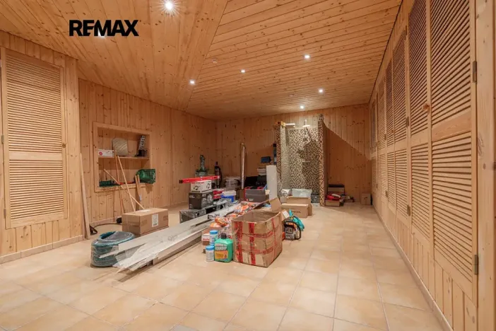Prodej vily, Králův Dvůr, Pod Lesem, 708 m2