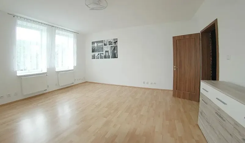 Pronájem bytu 2+1, Plzeň, V Bezovce, 95 m2