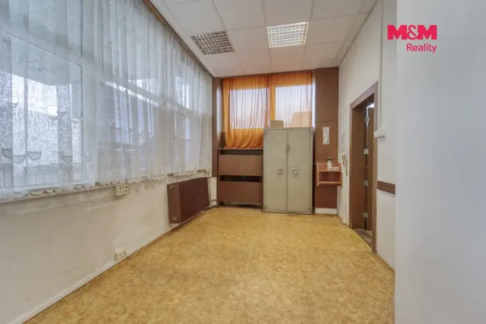 Pronájem obchodního prostoru, Plzeň - Jižní Předměstí, Husova, 93 m2