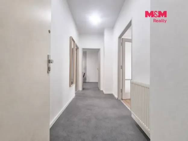 Pronájem bytu 2+kk, Praha - Bubeneč, Eliášova, 59 m2
