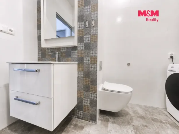 Pronájem bytu 2+kk, Praha - Bubeneč, Eliášova, 59 m2