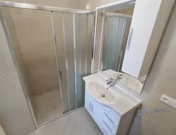 Pronájem bytu 2+kk, Praha - Holešovice, Přístavní, 40 m2