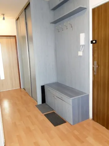 Pronájem bytu 3+1, Praha - Prosek, Zárybská, 67 m2