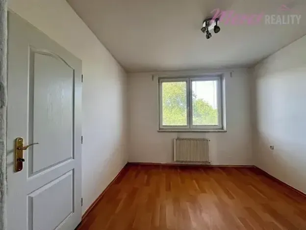 Prodej bytu 3+1, Dolní Němčí, Vinohradská, 63 m2