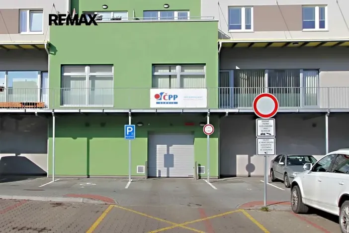 Pronájem garážového stání, Kolín, Antonína Dvořáka, 15 m2