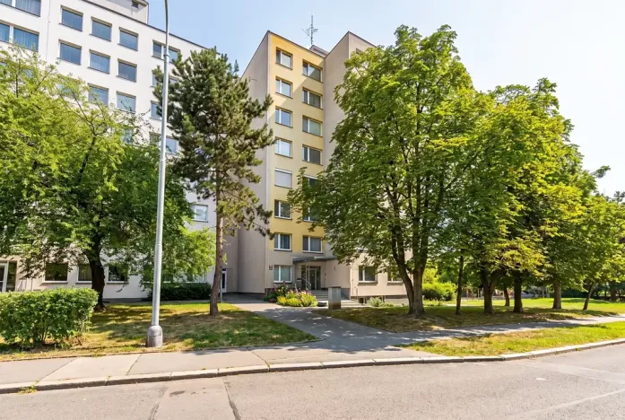 Prodej bytu 3+1, Praha - Bohnice, Dolákova, 72 m2