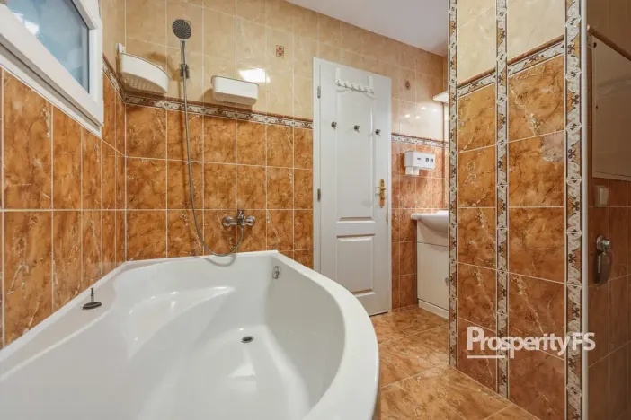 Prodej bytu 4+1, Ústí nad Labem - Severní Terasa, Jizerská, 86 m2
