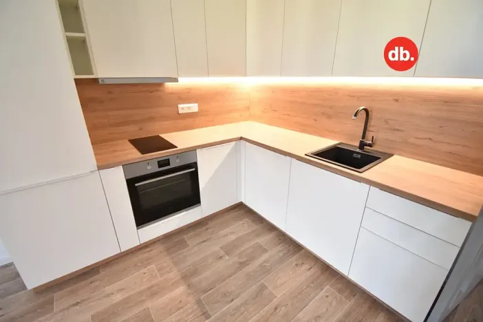 Pronájem bytu 3+kk, Karlovy Vary, Táborská, 80 m2