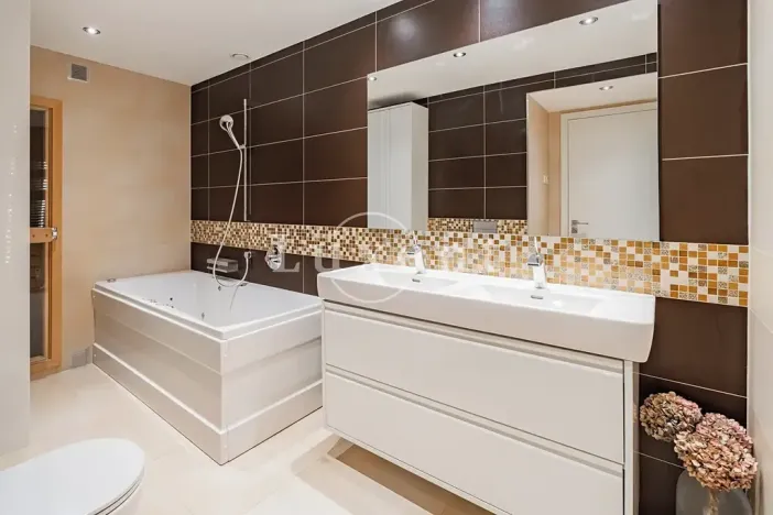 Prodej bytu 2+kk, Praha - Hlubočepy, Výhledová, 74 m2