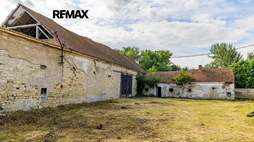 Prodej zemědělského objektu, Počedělice, 2500 m2