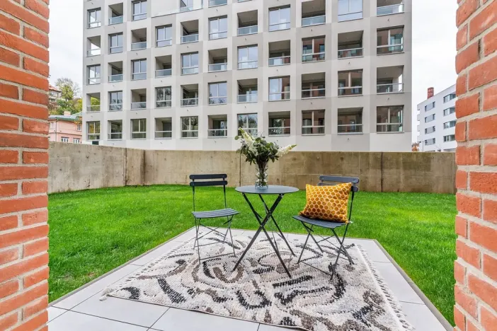 Pronájem bytu 1+kk, Praha - Vysočany, Odkolkova, 42 m2