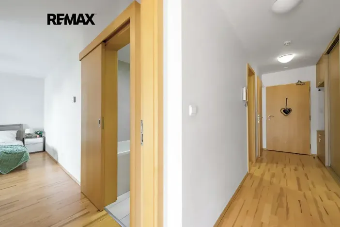 Pronájem bytu 2+kk, Praha - Žižkov, Ke kapslovně, 70 m2