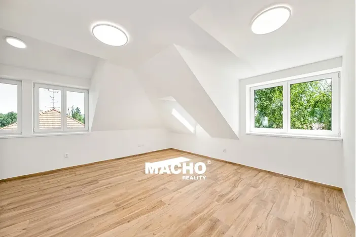 Pronájem bytu 2+kk, Mníšek pod Brdy, 5. května, 53 m2