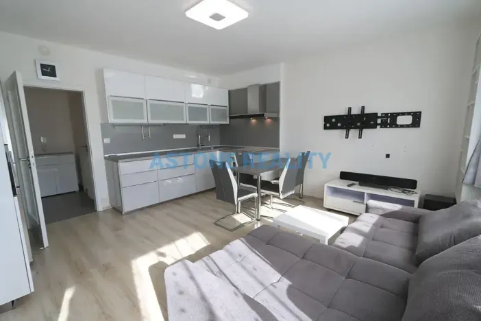 Pronájem bytu 2+kk, Praha - Letňany, Tupolevova, 52 m2
