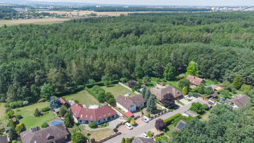 Prodej rodinného domu, Sezemice - Veská, 400 m2