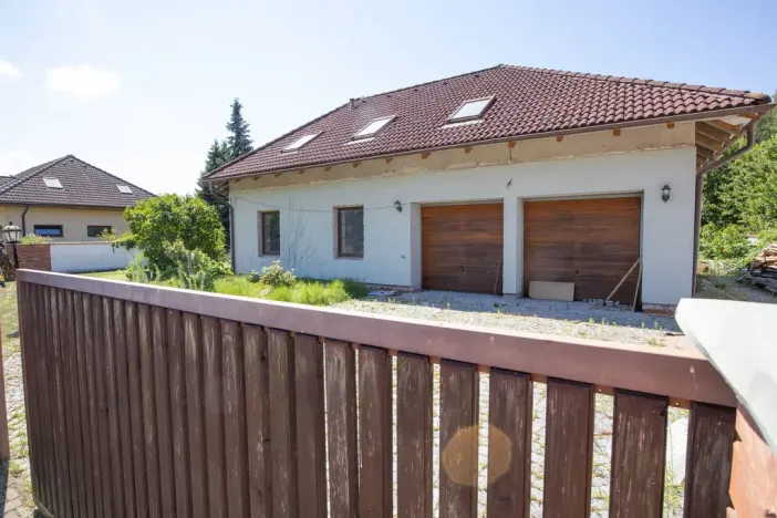 Prodej rodinného domu, Sezemice - Veská, 400 m2